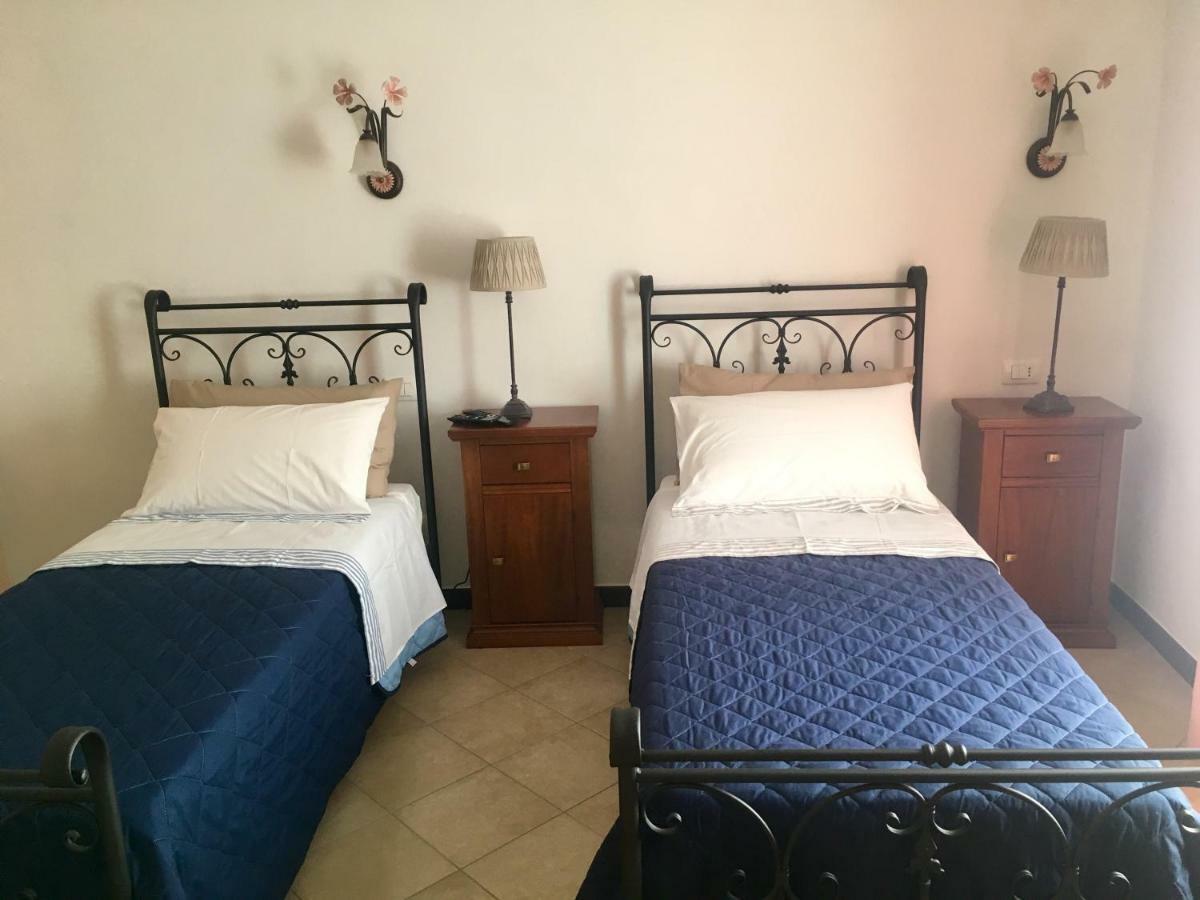 פיניונה Agriturismo La Ferriera מראה חיצוני תמונה